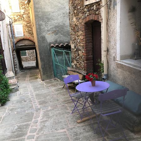 Logement Neuf Centre Du Village Aux Pieds Du Chateau Grimaud Buitenkant foto