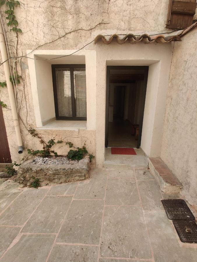 Logement Neuf Centre Du Village Aux Pieds Du Chateau Grimaud Buitenkant foto