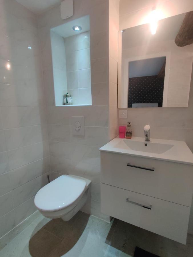 Logement Neuf Centre Du Village Aux Pieds Du Chateau Grimaud Buitenkant foto