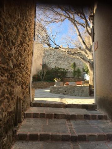 Logement Neuf Centre Du Village Aux Pieds Du Chateau Grimaud Buitenkant foto