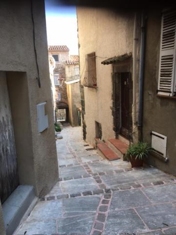 Logement Neuf Centre Du Village Aux Pieds Du Chateau Grimaud Buitenkant foto